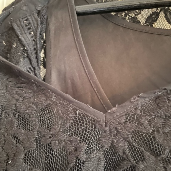 Flowy Blouse with Tank Top - Picture 7 of 8